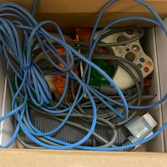 Xbox 360 - Picture 2 of 10